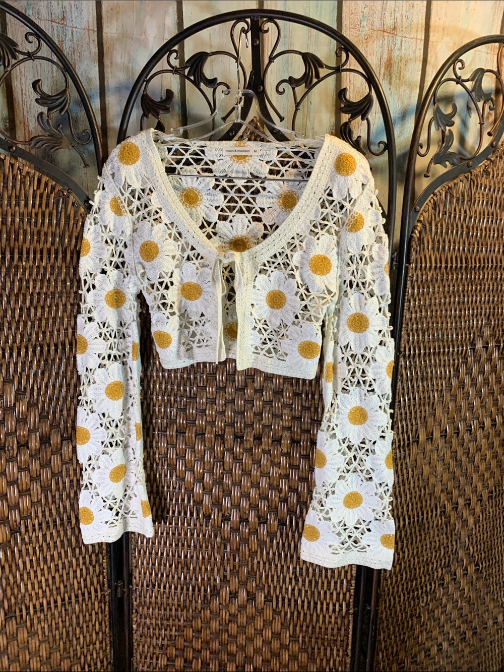 Moon & Madison Sunflower Knit Crop Cardigan Size M